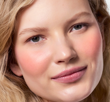 The benefits of gua sha for the face: sculpt, de-puff and glow